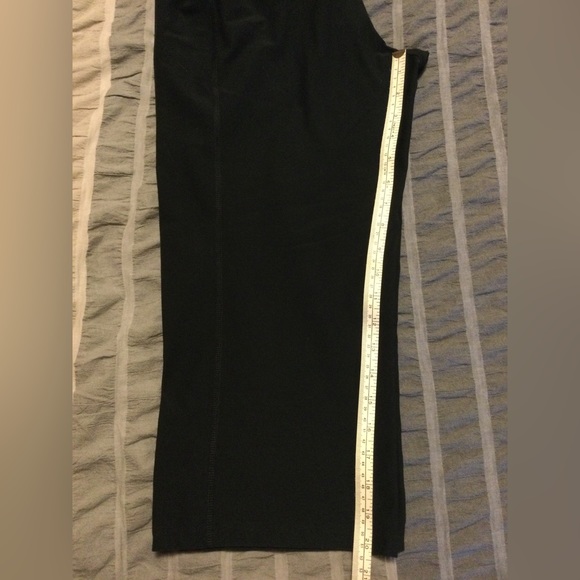 Nike Dri-Fit 20” wide-leg crops size medium - Picture 5 of 6